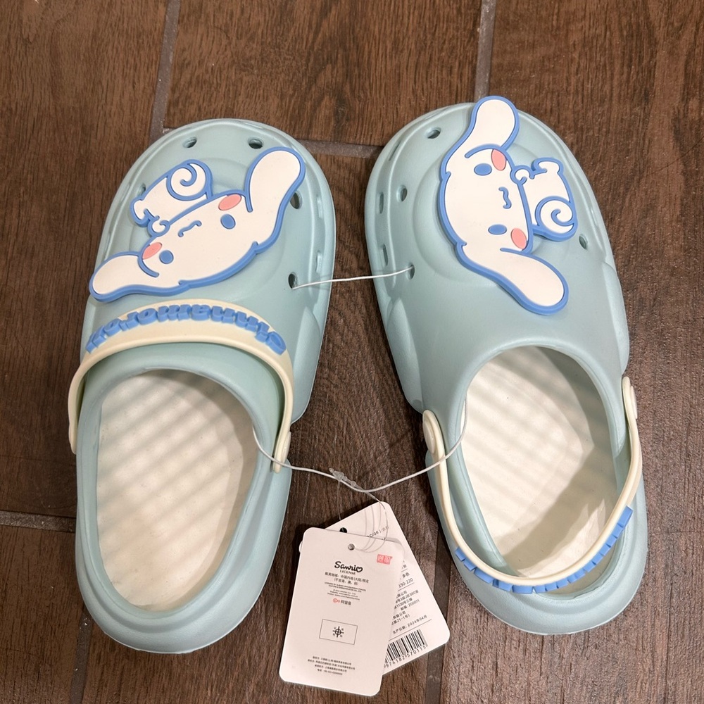 Kids Blue Clogs with Cinnamoroll design
